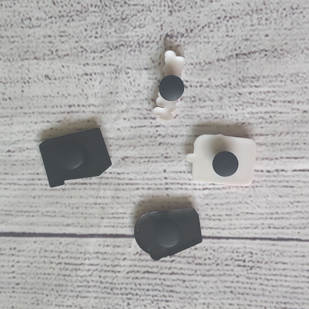 Croc charms 🍗 - Picture 2 of 3